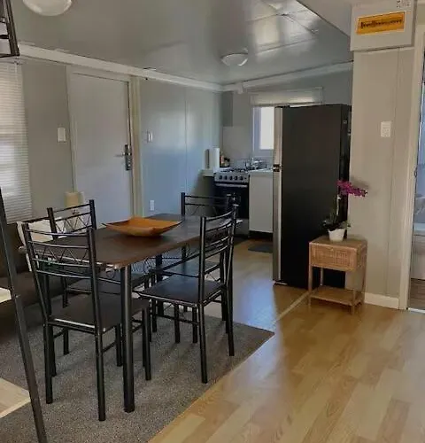Beautiful Tiny House With Ac & Wifi